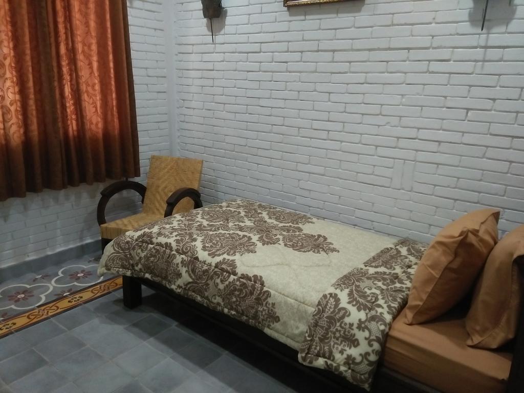Satu Kayen Guest House Слеман Экстерьер фото