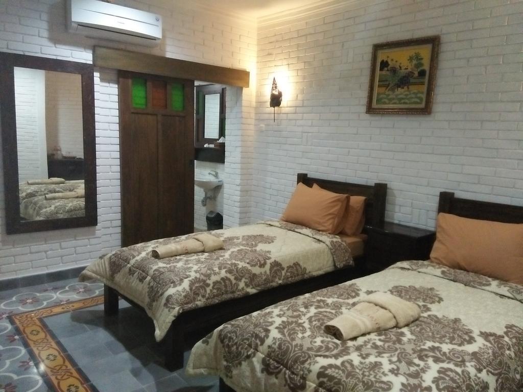 Satu Kayen Guest House Слеман Экстерьер фото