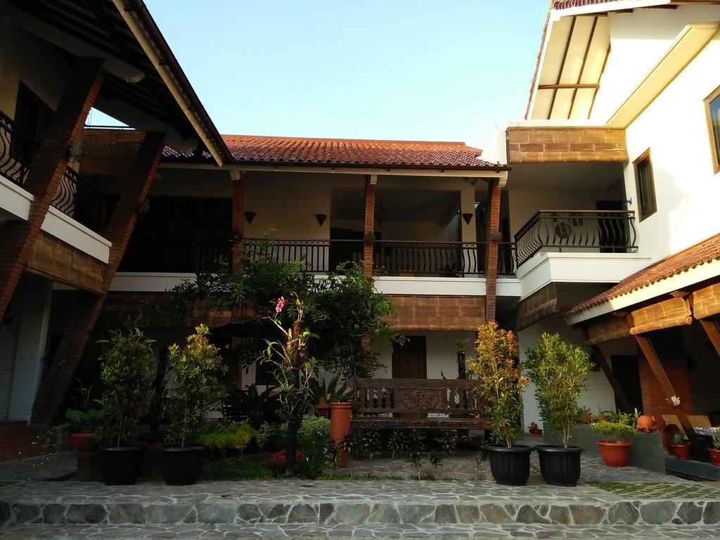 Satu Kayen Guest House Слеман Экстерьер фото