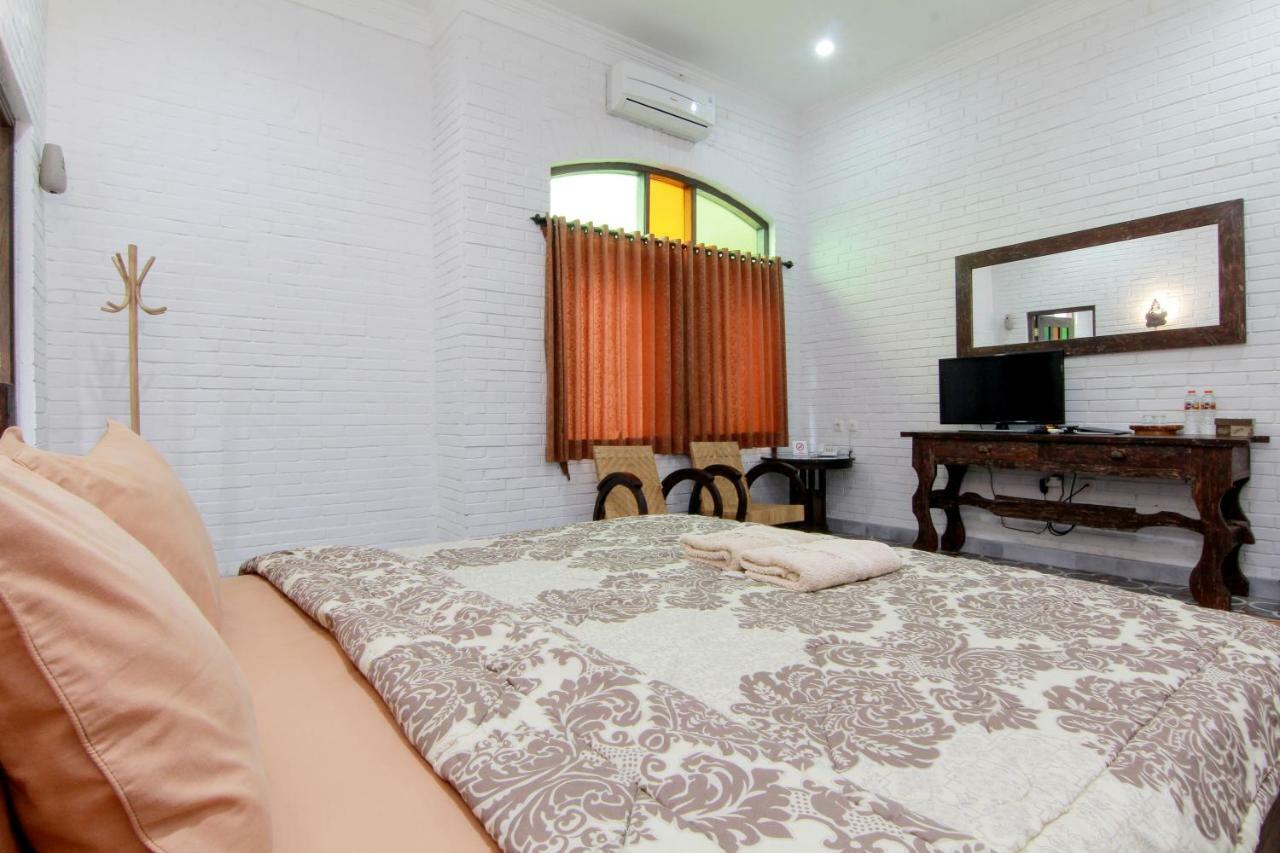 Satu Kayen Guest House Слеман Экстерьер фото