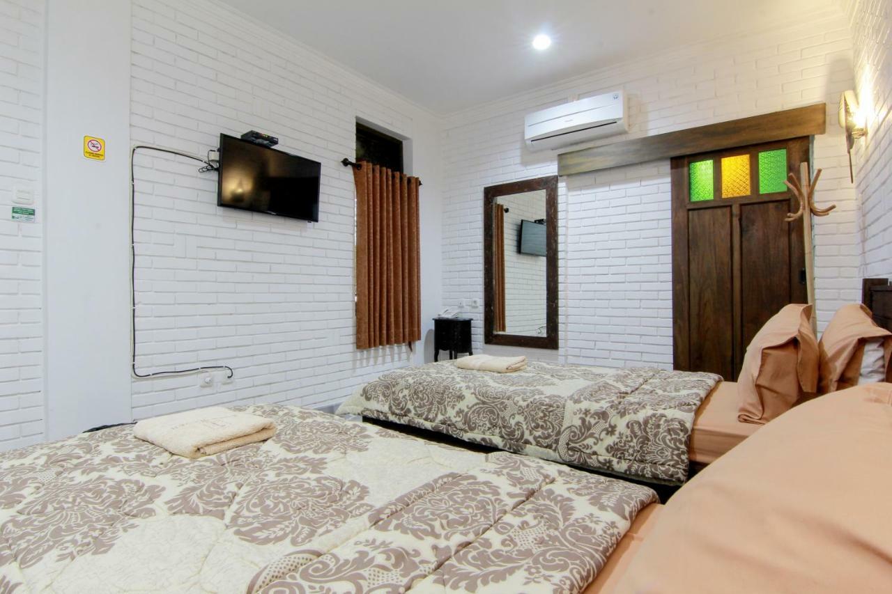 Satu Kayen Guest House Слеман Экстерьер фото