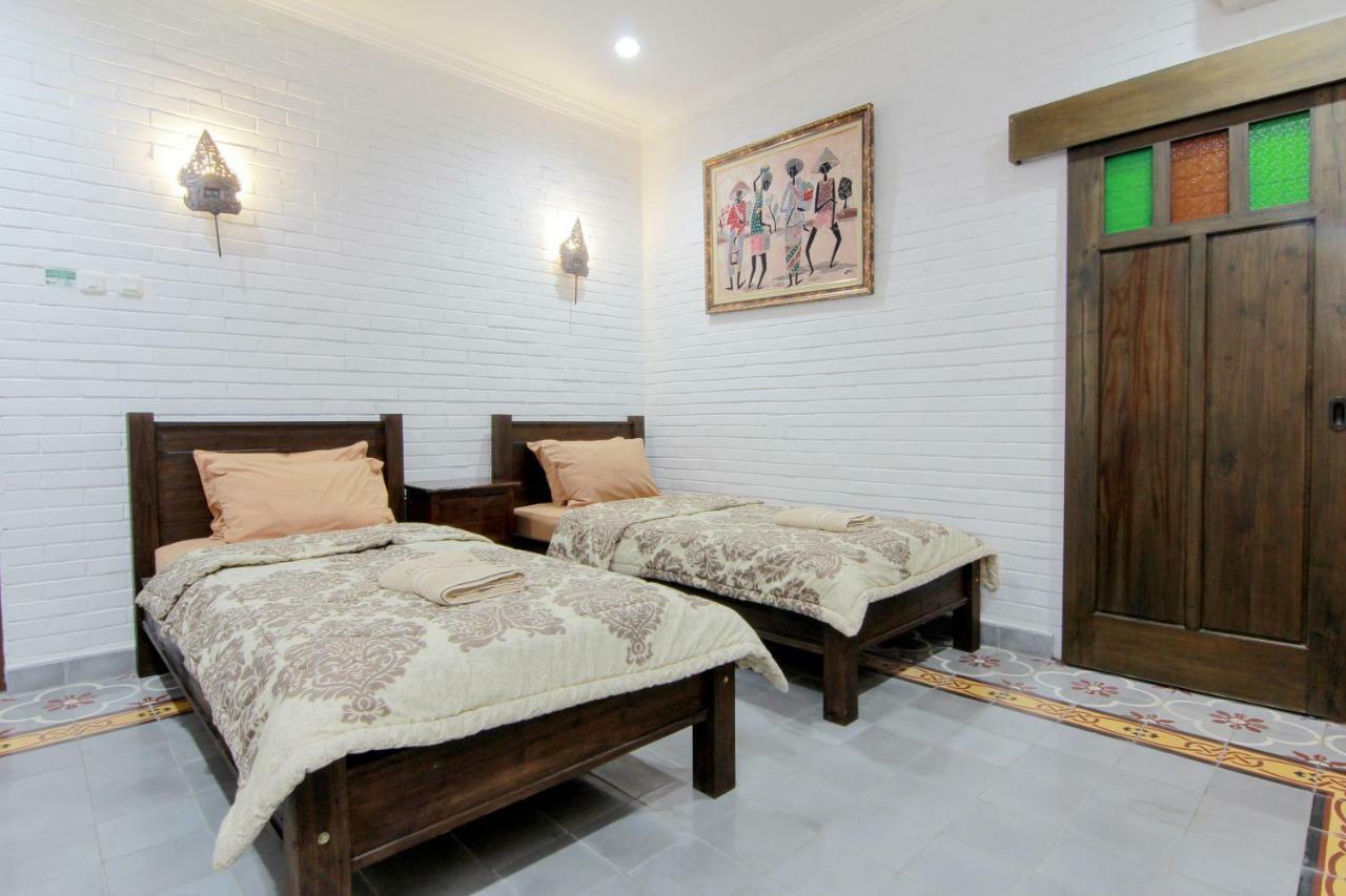 Satu Kayen Guest House Слеман Экстерьер фото