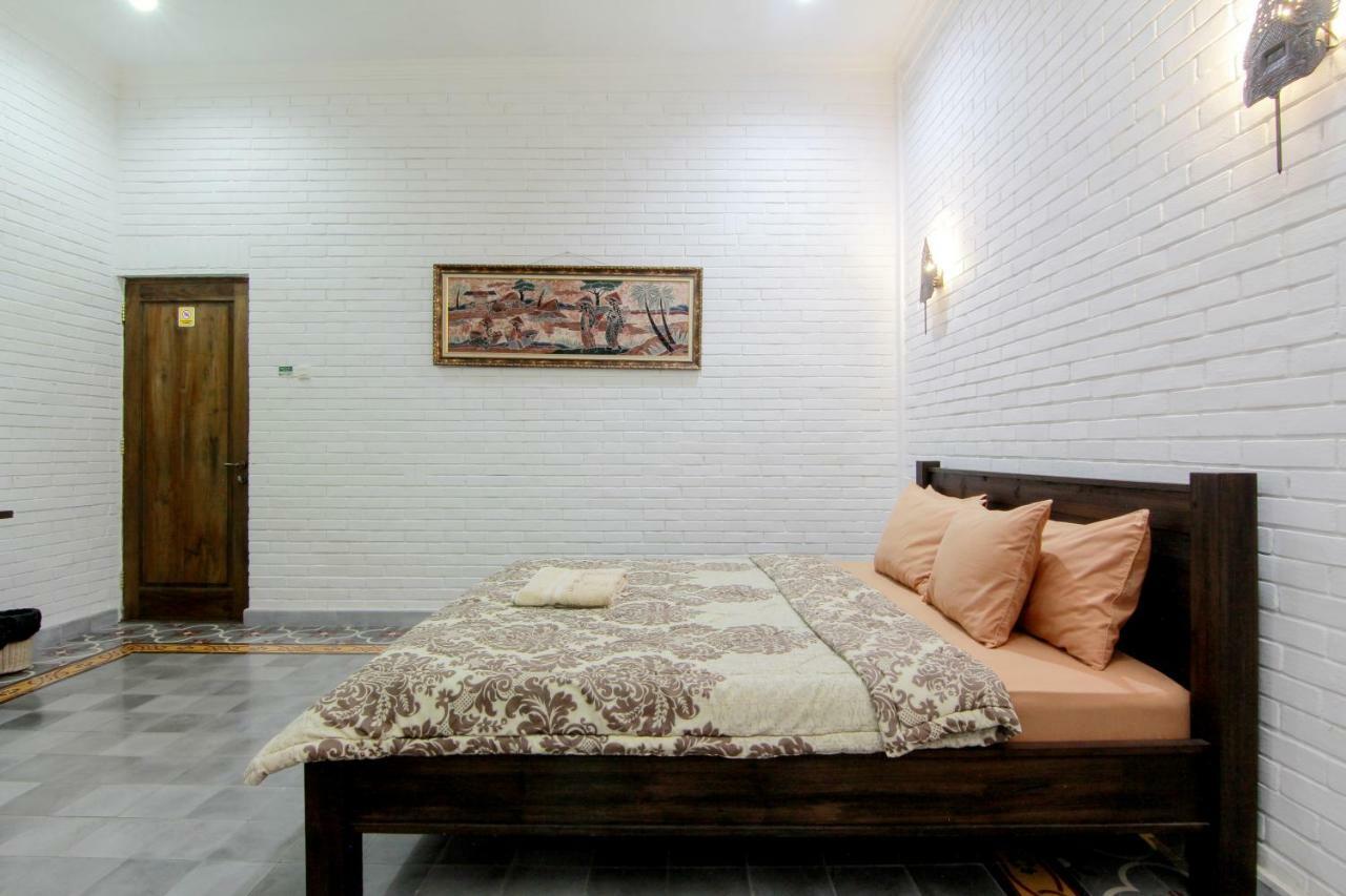 Satu Kayen Guest House Слеман Экстерьер фото