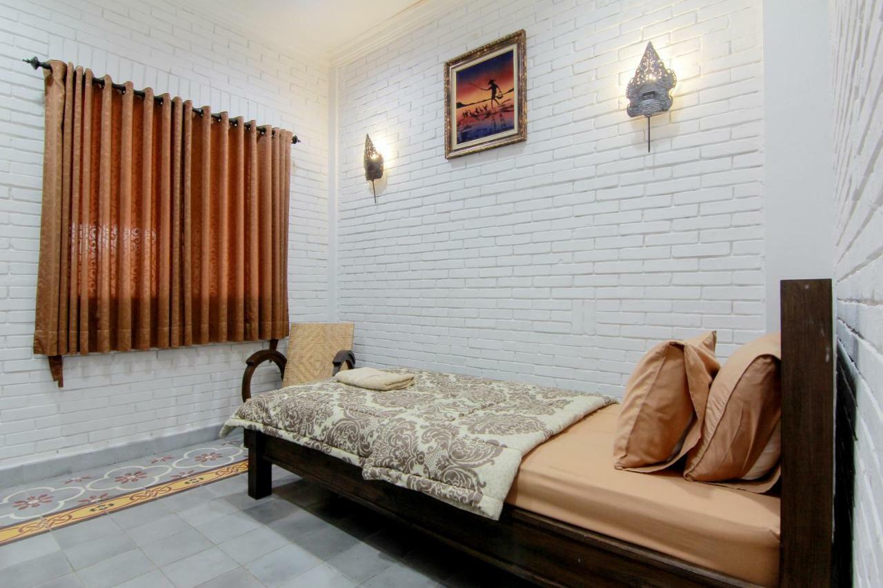 Satu Kayen Guest House Слеман Экстерьер фото